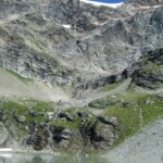 Il Lago di San Grato sotto il ghiacciaio del Rutor