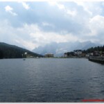 Lago di Misurina sullo sfondo il gruppo del Sorapiss